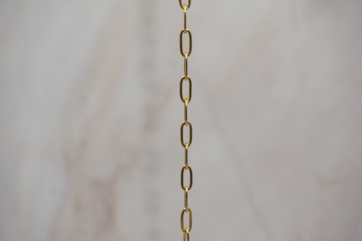 Woman 18k Gold Paper Clip Chain