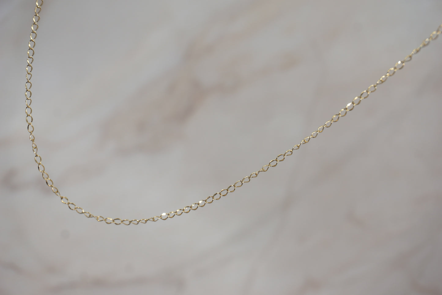 Women 18 K Gold Plated Twisted chain