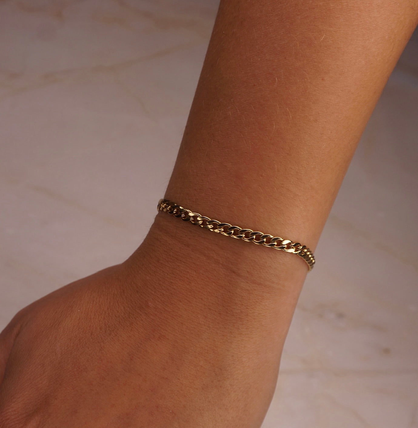 Woman 18K Gold plated thin Cuban link Bracelet