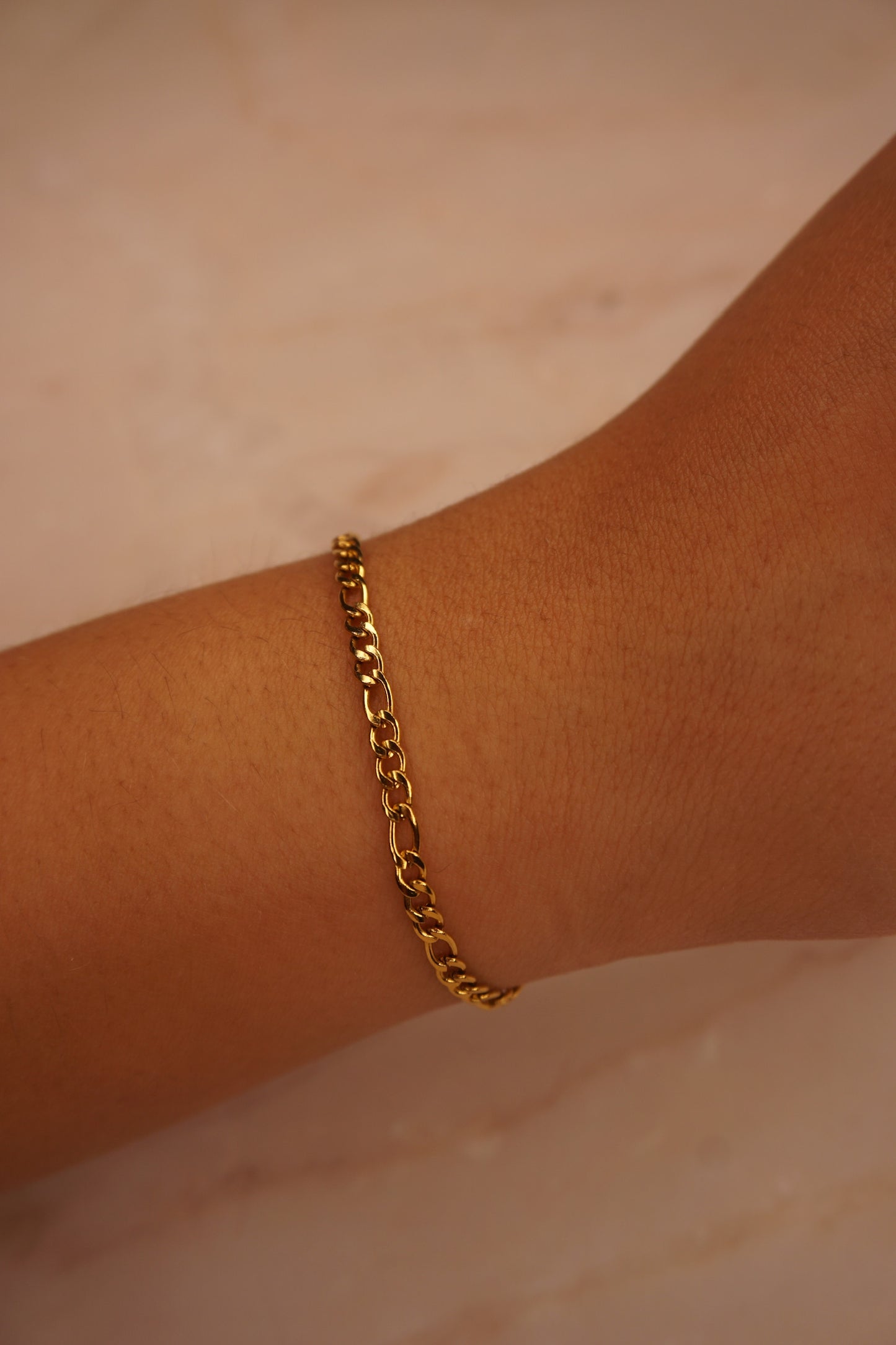 Woman 18K Gold plated Figaro thin Bracelet