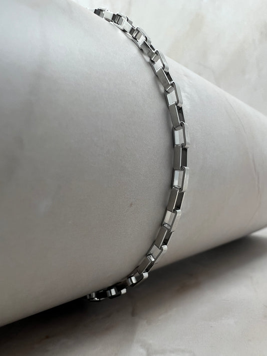 Women Silver Box Bracelet