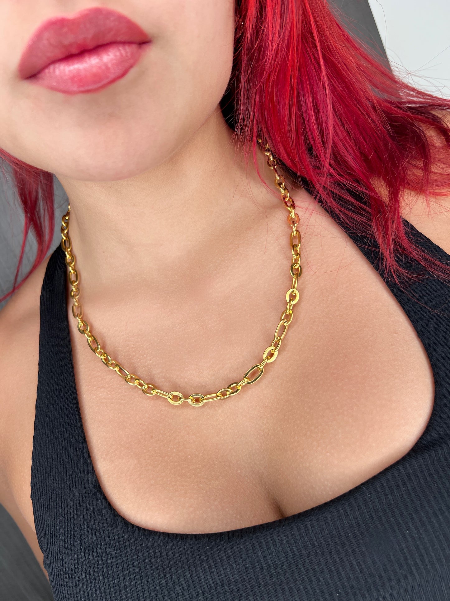 Woman 18K Gold Oval Chain