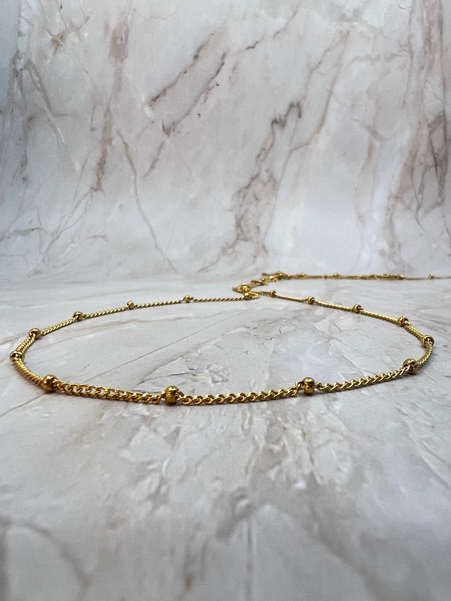 Woman 18k Gold Bead Chain