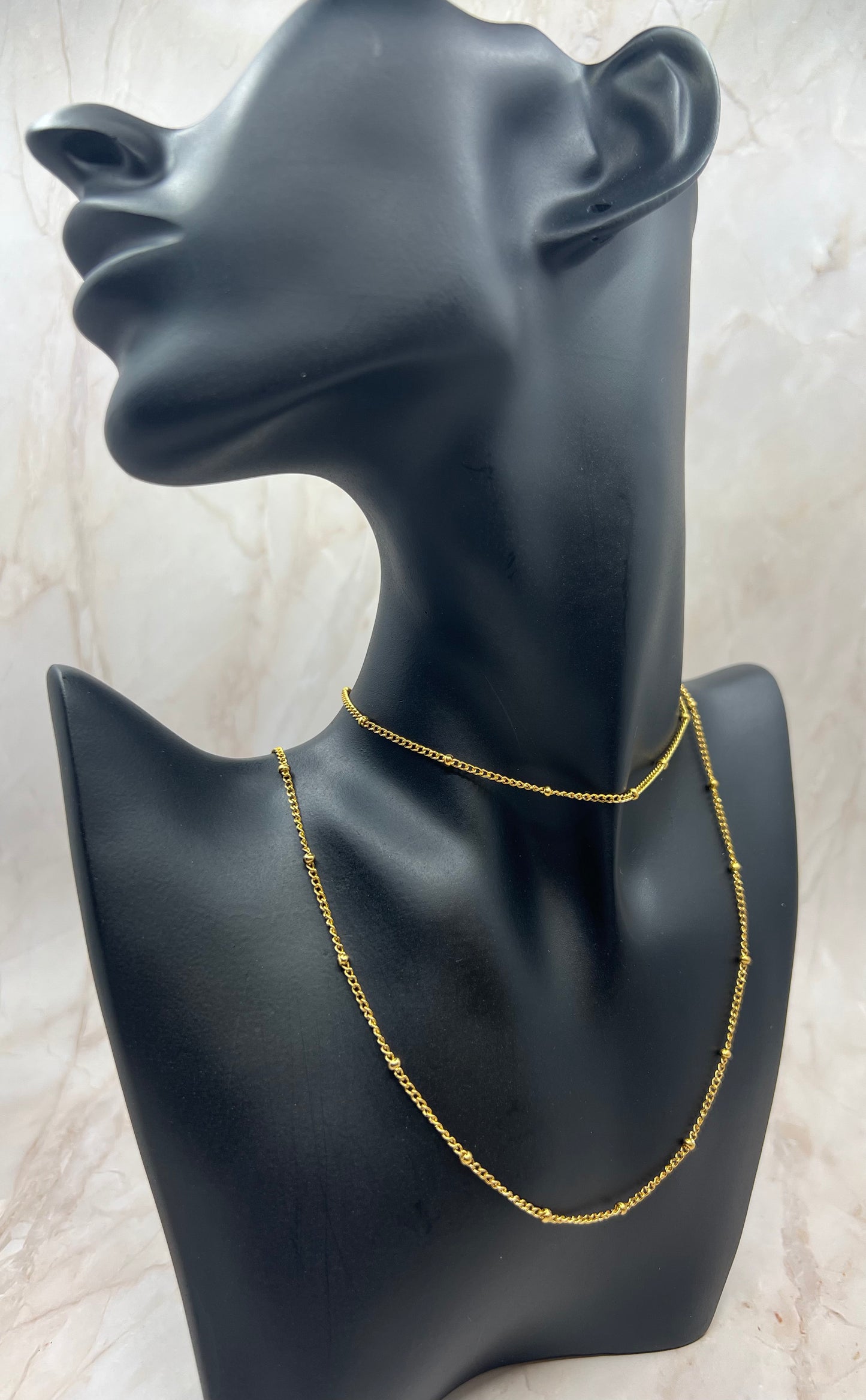 Woman 18k Gold Bead Chain