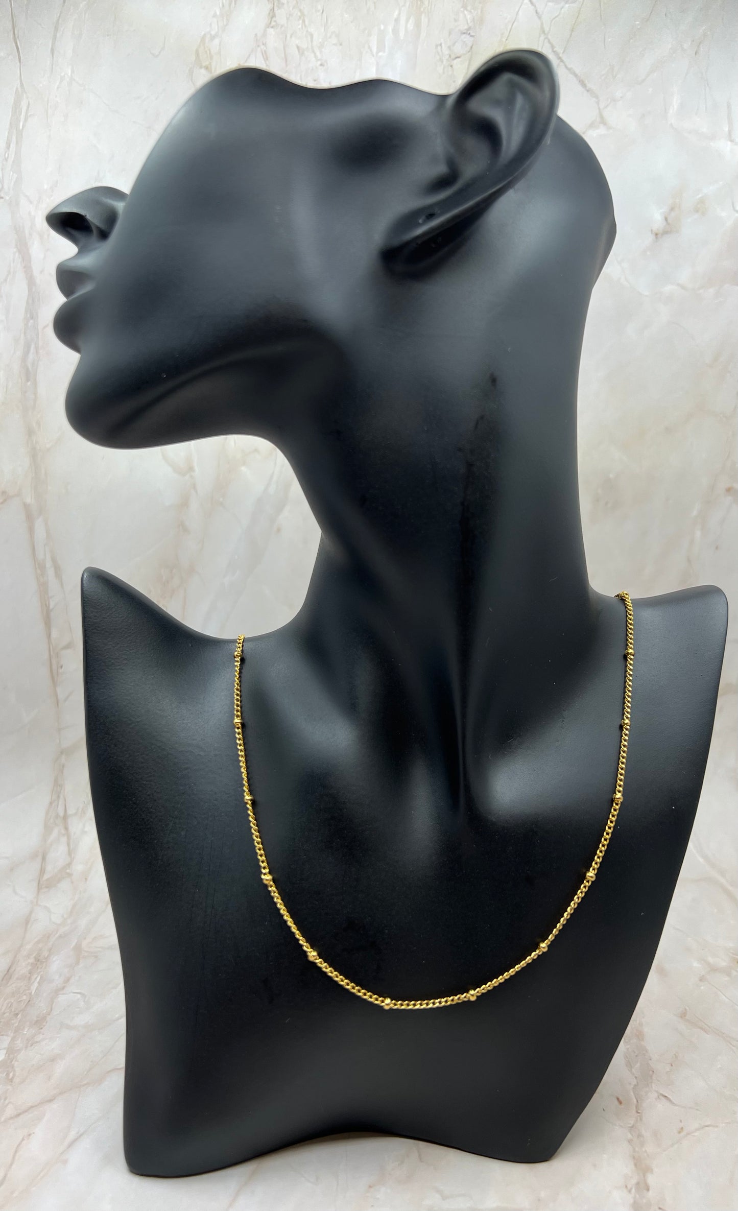 Woman 18k Gold Bead Chain