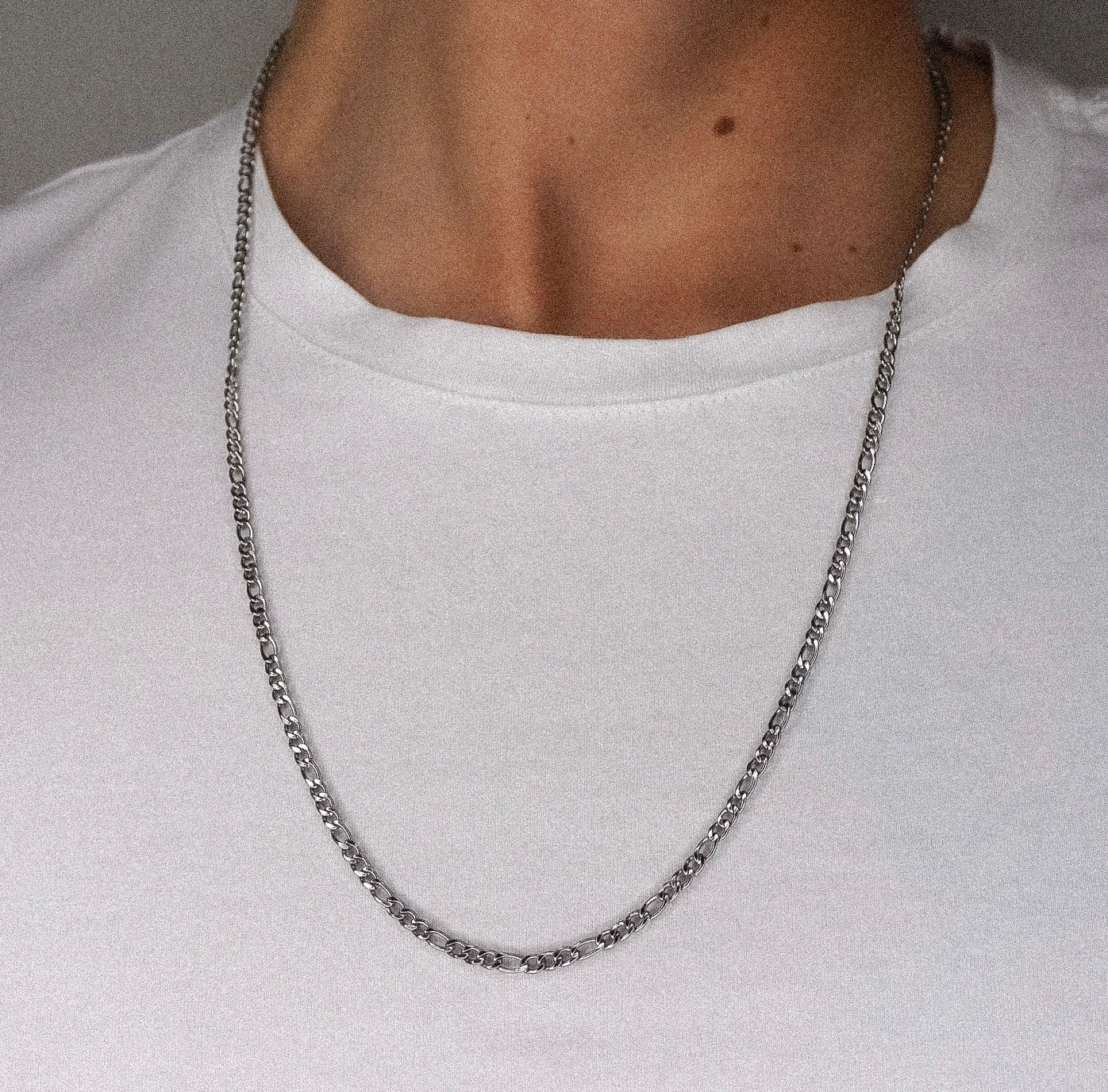 Men Silver Thin Figaro Chain