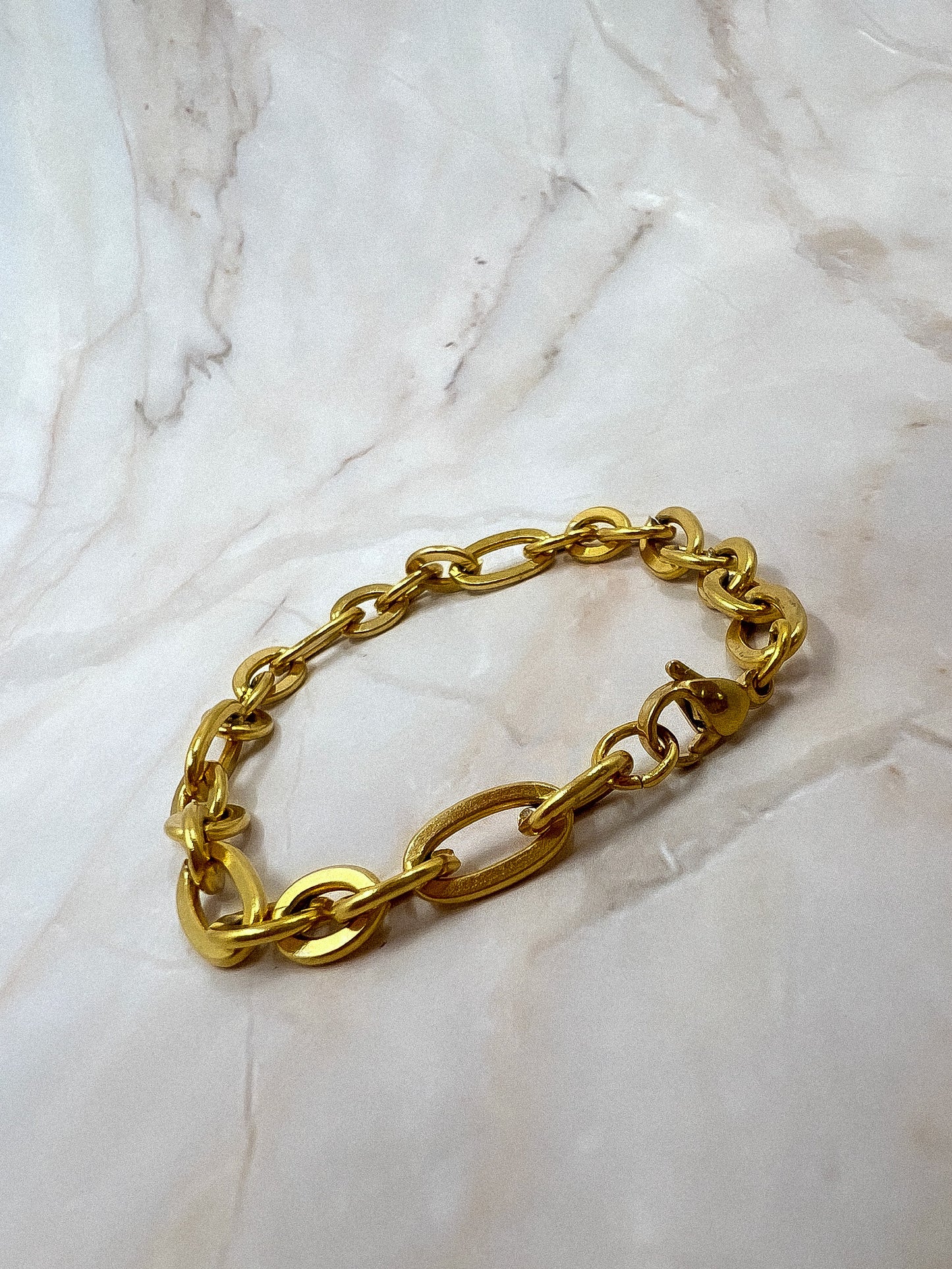 Woman 18K Gold plated Oval Bracelet