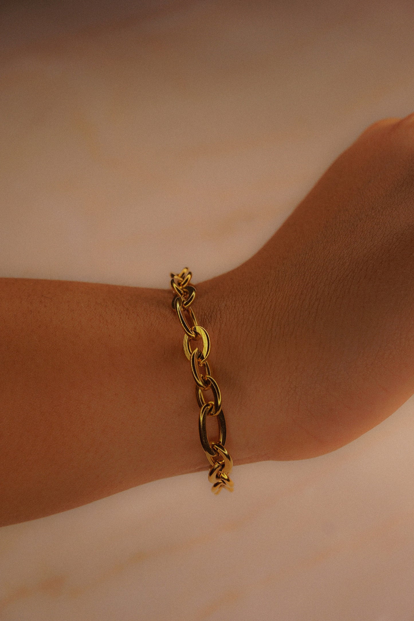 Woman 18K Gold plated Oval Bracelet