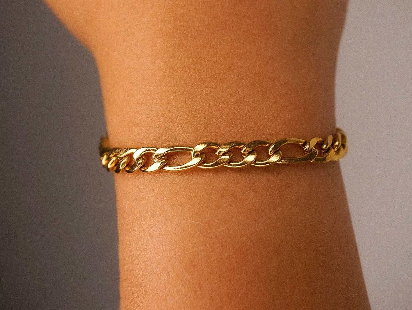 Woman 18K Gold plated Figaro Bracelet