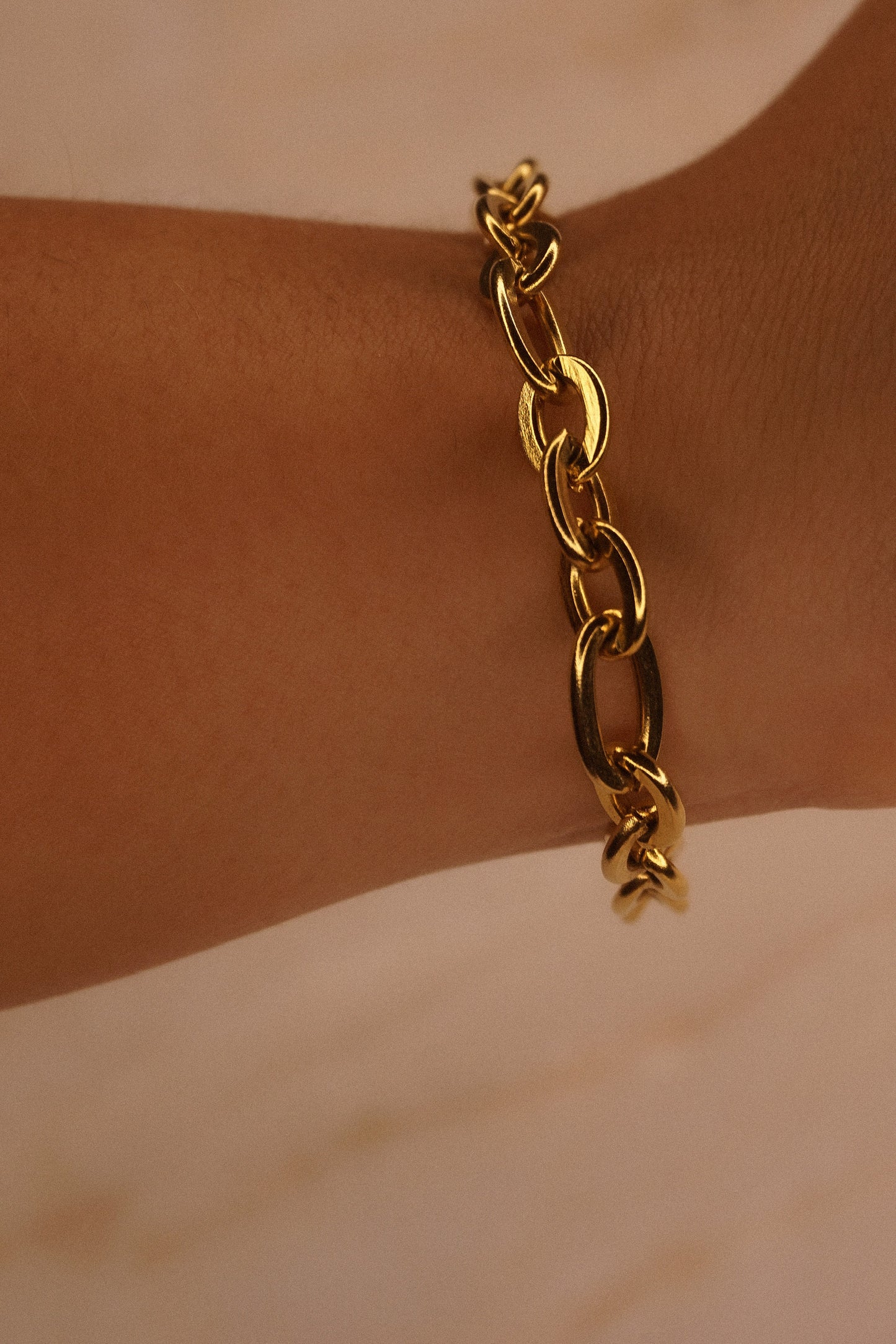 Woman 18K Gold plated Oval Bracelet