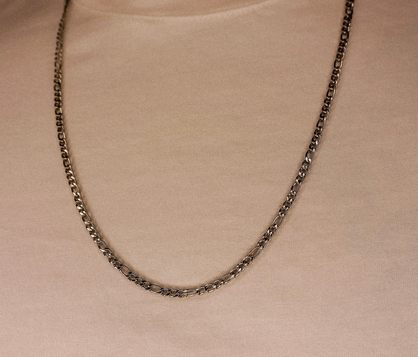 Men Silver Thin Figaro Chain